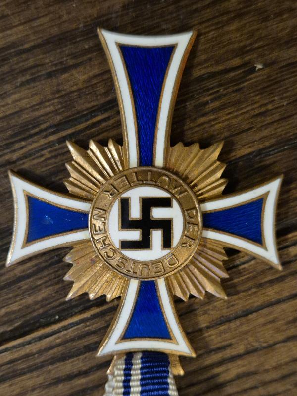WW2 German Mother Cross 3rd class in bronze no3