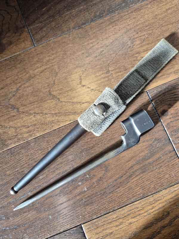 WW2 LEE ENFIELD SPIKE BAYONET NO 4 MK 2,  CANADIAN PRODUCTION!!!