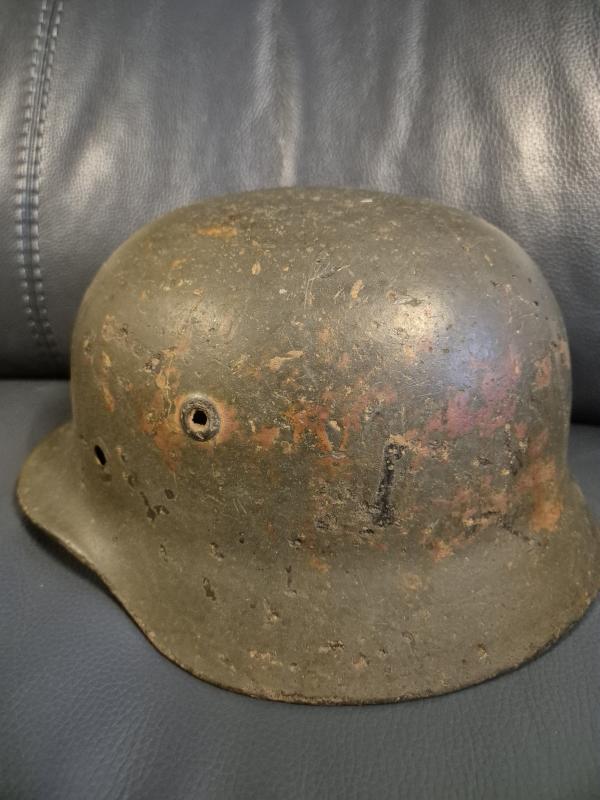 WW2 GERMAN M40 HELMET. VERY GOOD PAINT. PERFECT FOR PROJECT.