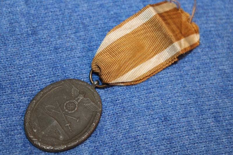 WW2 German Army West Wall Medal nice